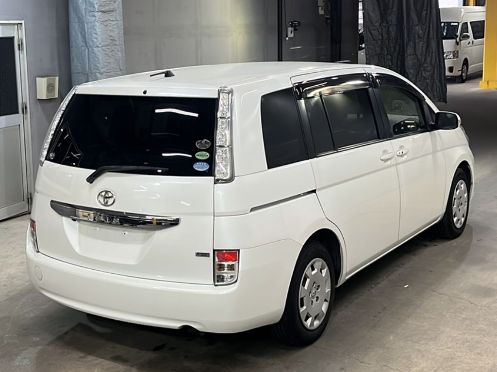 TOYOTA ISIS