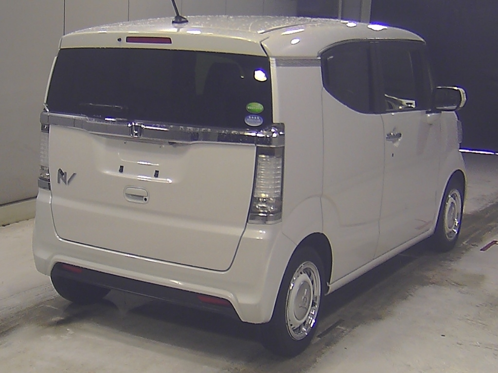 HONDA N-BOX SLASH