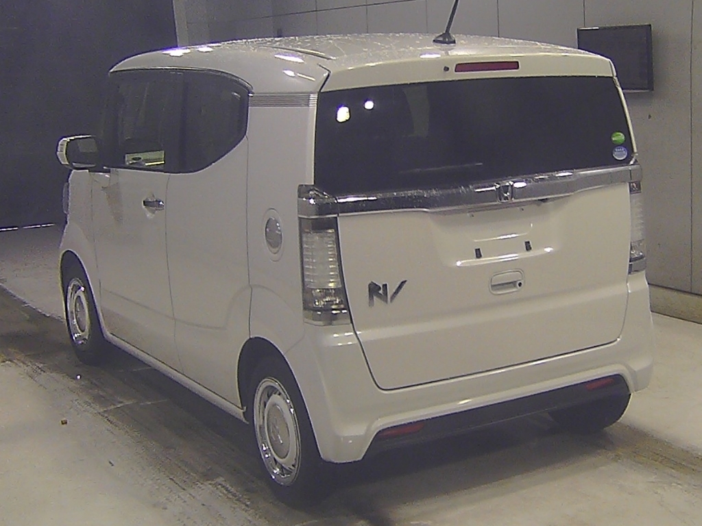 HONDA N-BOX SLASH