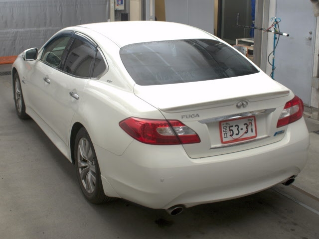 NISSAN FUGA
