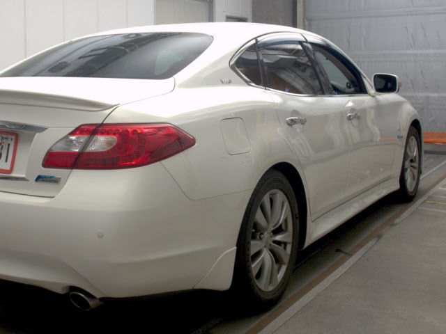 NISSAN FUGA