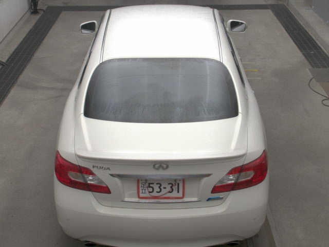 NISSAN FUGA