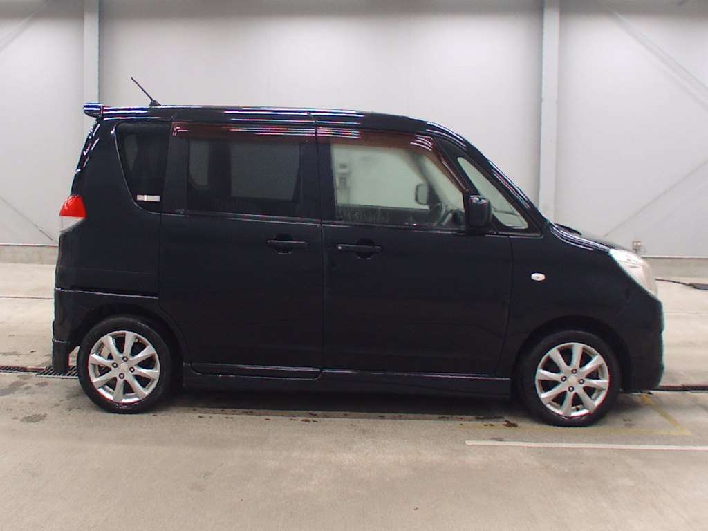 MITSUBISHI DELICA D:2