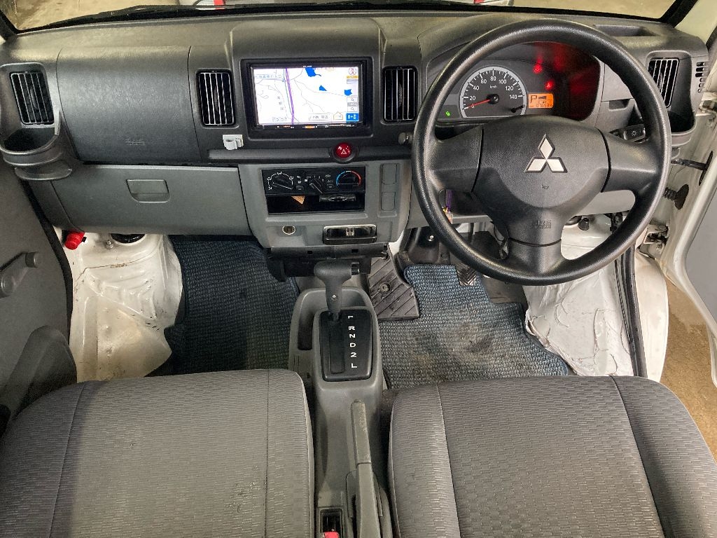 MITSUBISHI MINICAB
