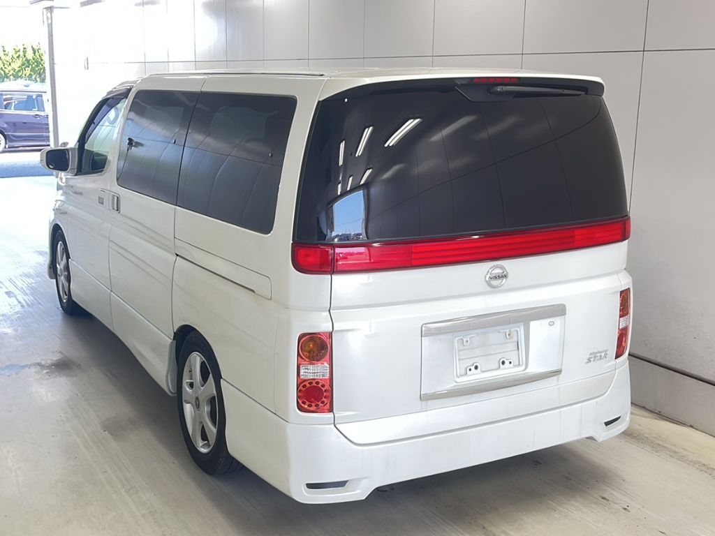 NISSAN ELGRAND