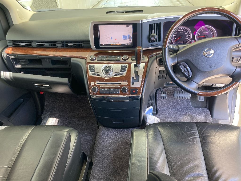 NISSAN ELGRAND