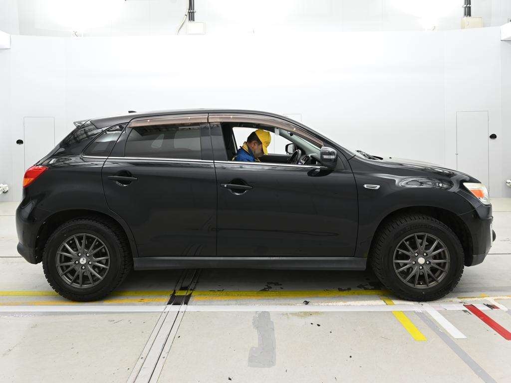 MITSUBISHI RVR