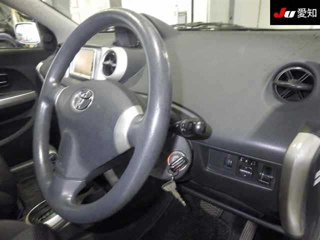 TOYOTA IST