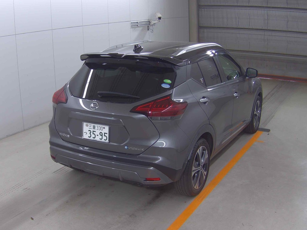 NISSAN KICKS