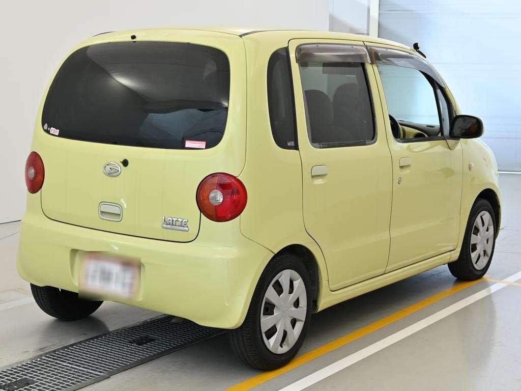 DAIHATSU MOVE LATTE