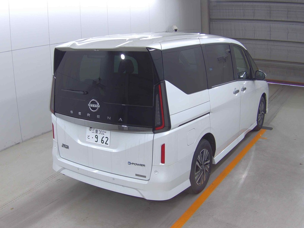 NISSAN SERENA