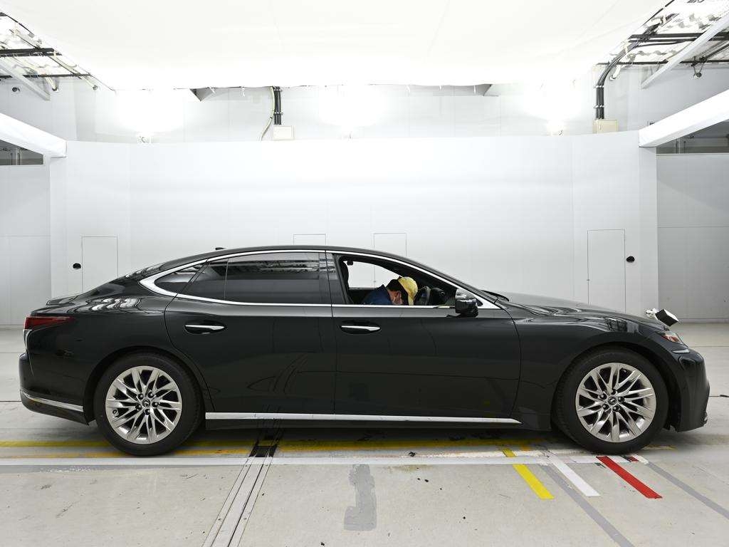 LEXUS LS500