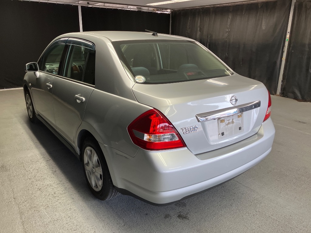 NISSAN TIIDA LATIO