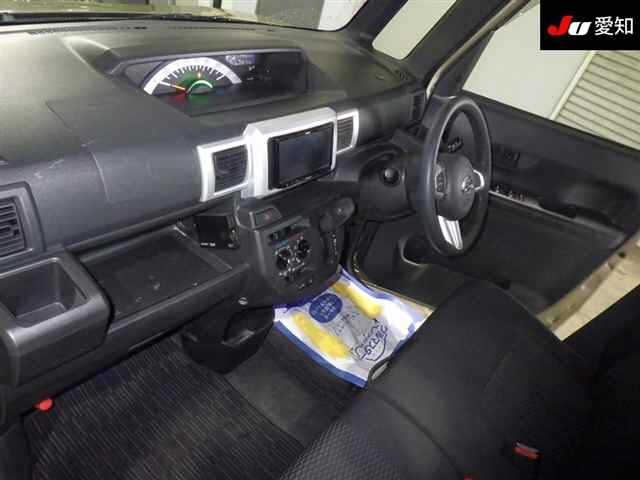 DAIHATSU WAKE