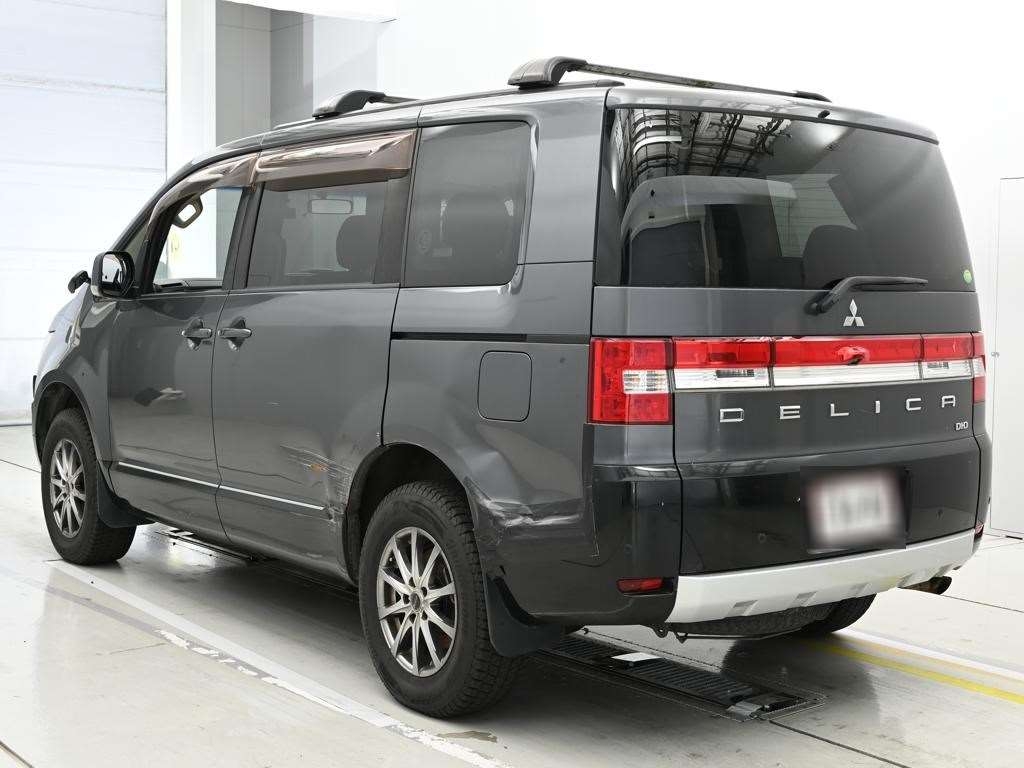 MITSUBISHI DELICA D:5