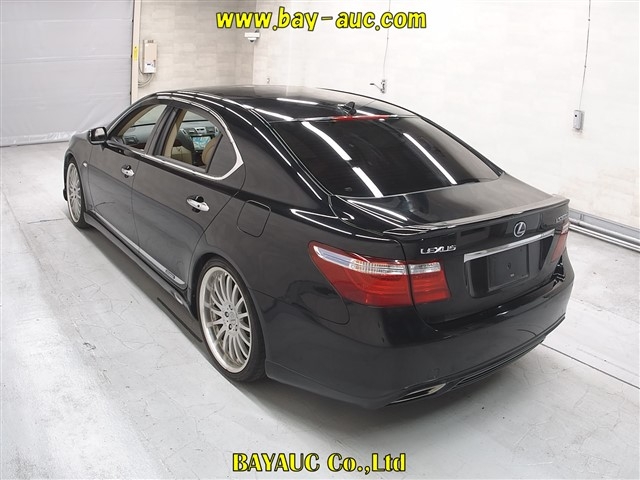 LEXUS LS600H