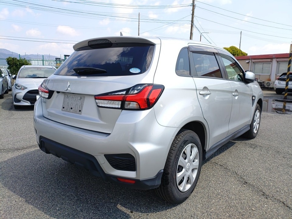 MITSUBISHI RVR