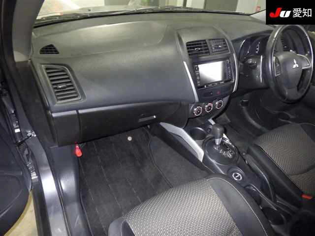 MITSUBISHI RVR