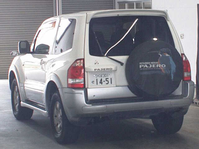MITSUBISHI PAJERO