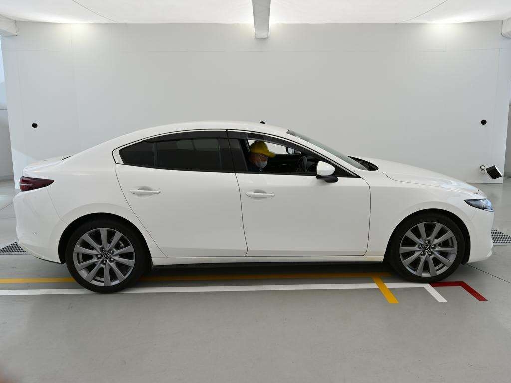 MAZDA MAZDA3