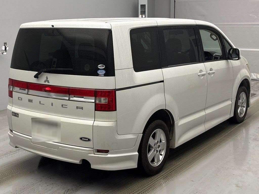 MITSUBISHI DELICA D:5