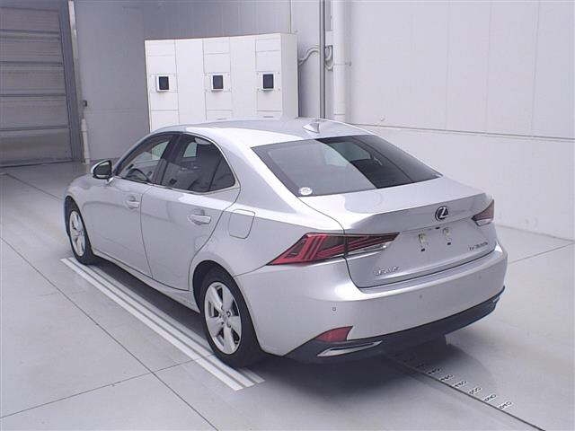 LEXUS IS300H