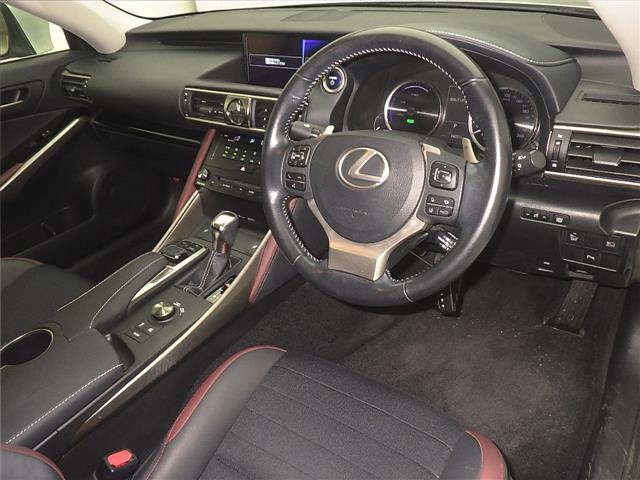 LEXUS IS300H
