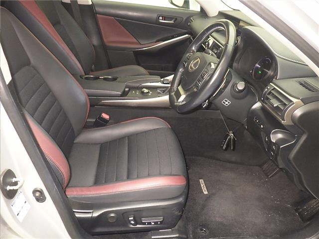 LEXUS IS300H