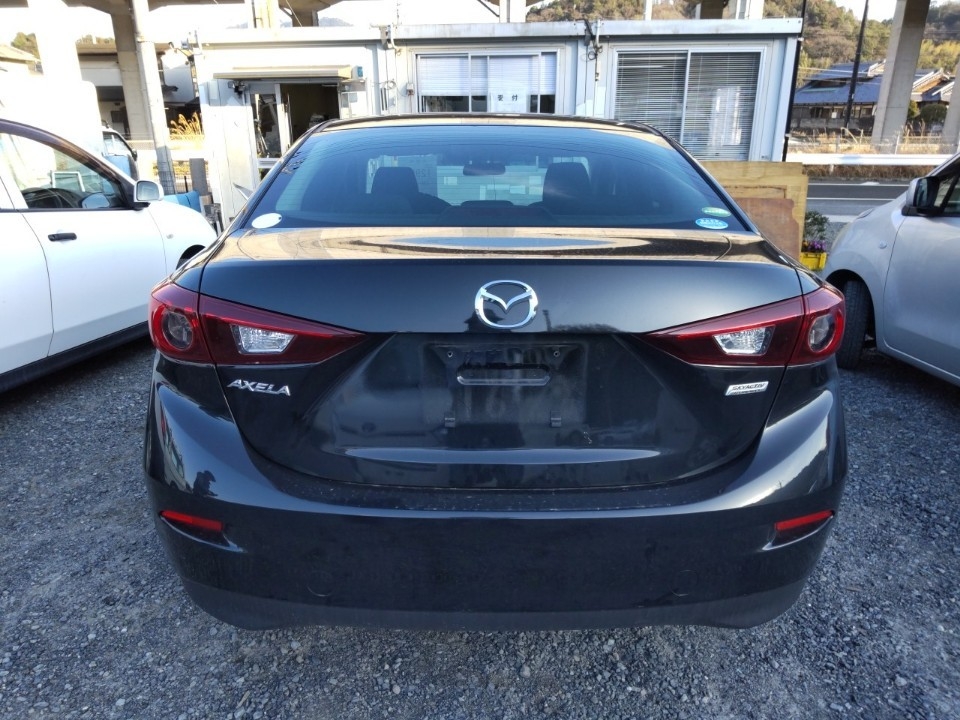 MAZDA AXELA