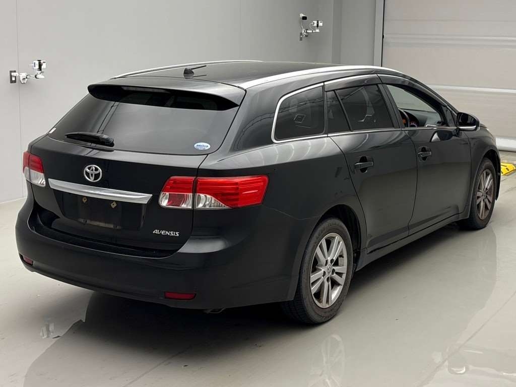 TOYOTA AVENSIS