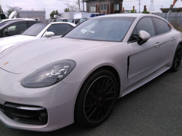 PORSCHE PANAMERA