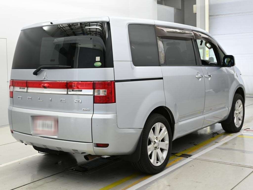 MITSUBISHI DELICA D:5