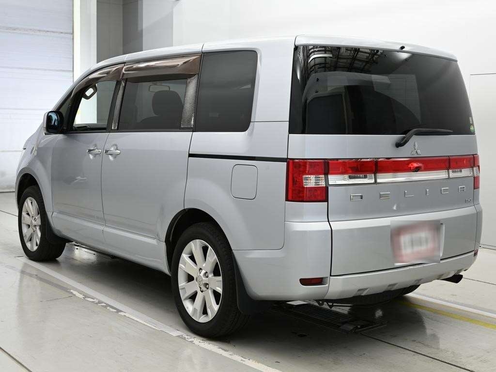 MITSUBISHI DELICA D:5