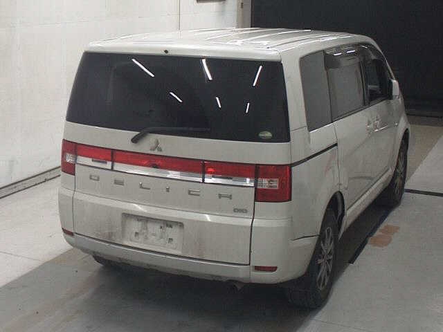 MITSUBISHI DELICA D:5