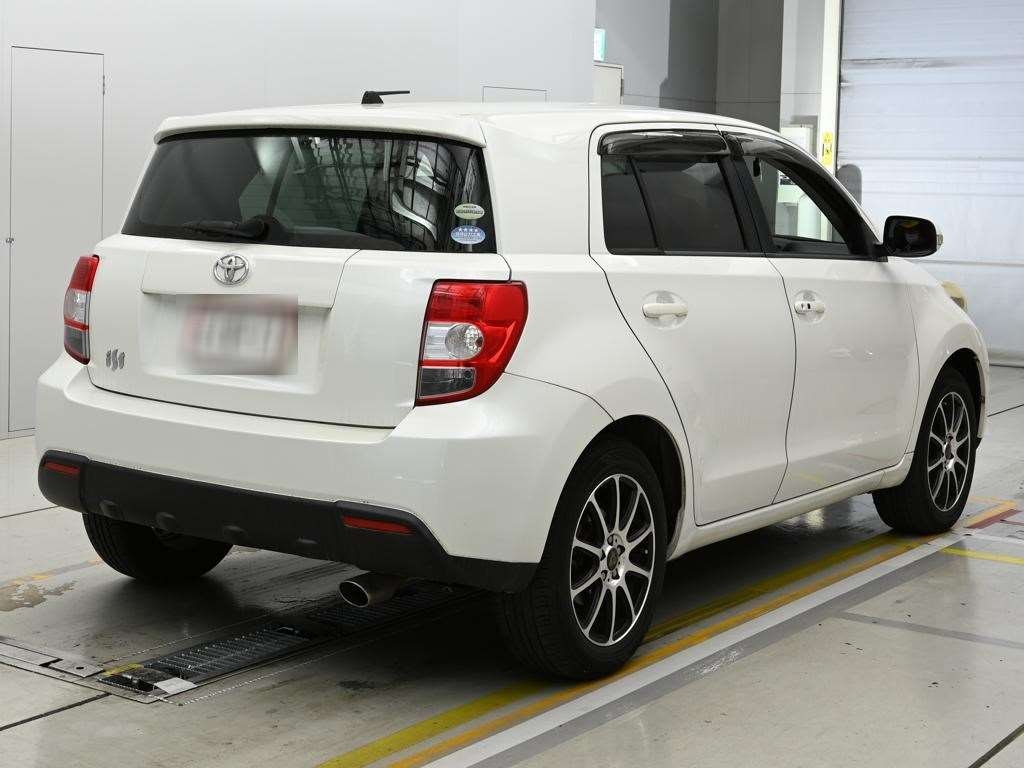 TOYOTA IST