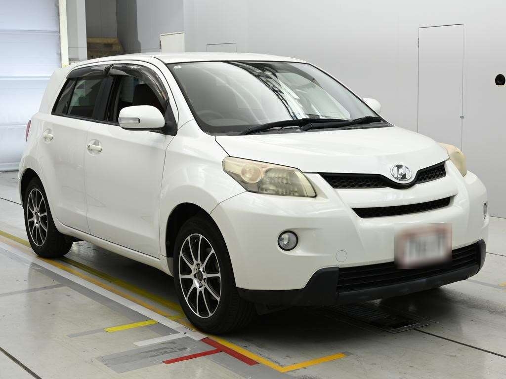 TOYOTA IST
