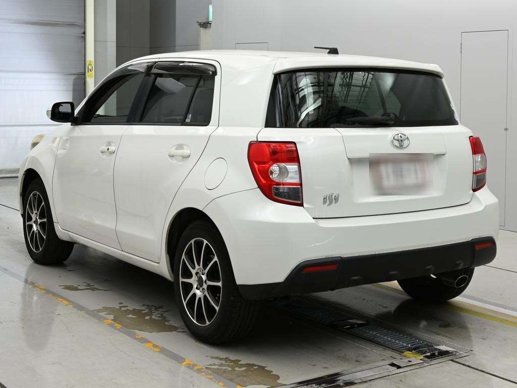 TOYOTA IST
