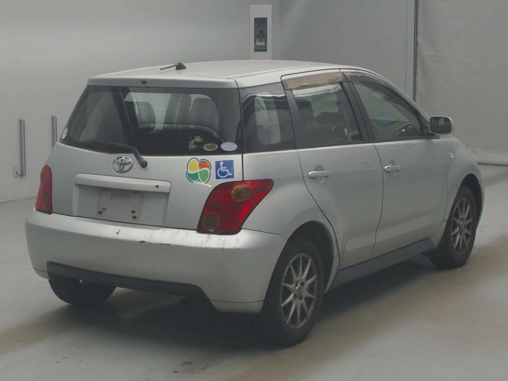TOYOTA IST