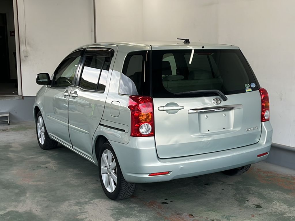 TOYOTA RAUM