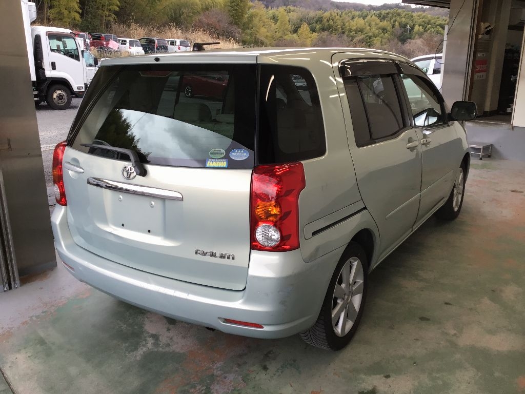 TOYOTA RAUM