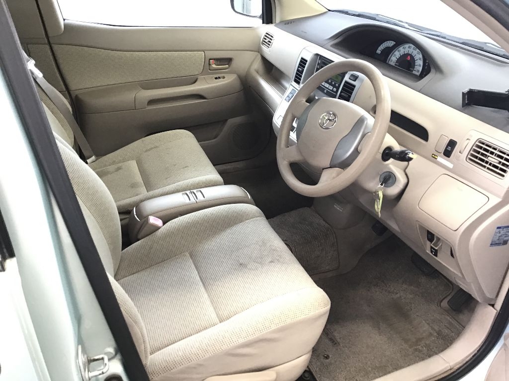 TOYOTA RAUM