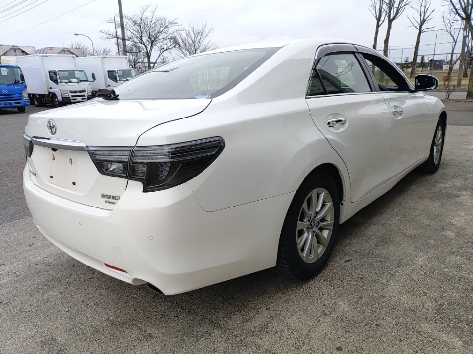 TOYOTA MARK X