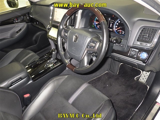 TOYOTA CROWN