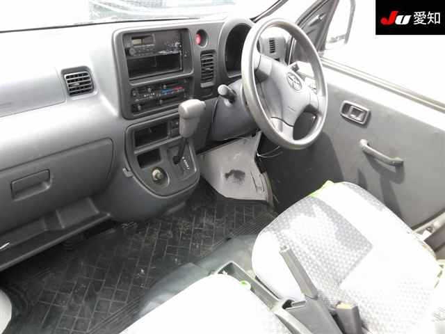 TOYOTA PIXIS VAN