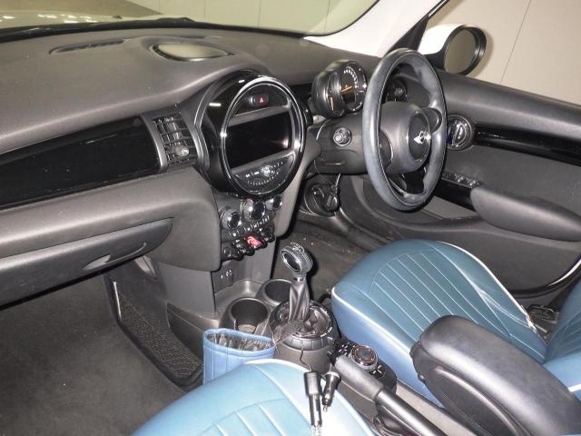 MINI HATCH