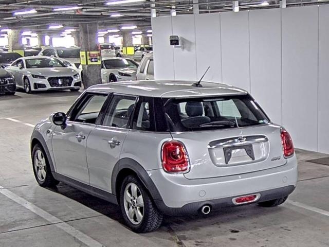 MINI HATCH