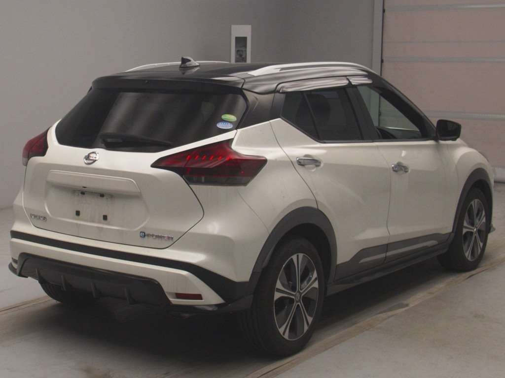 NISSAN KICKS