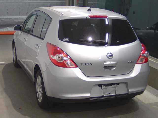 NISSAN TIIDA