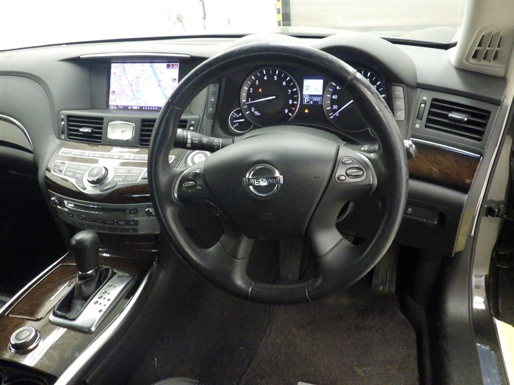 NISSAN FUGA