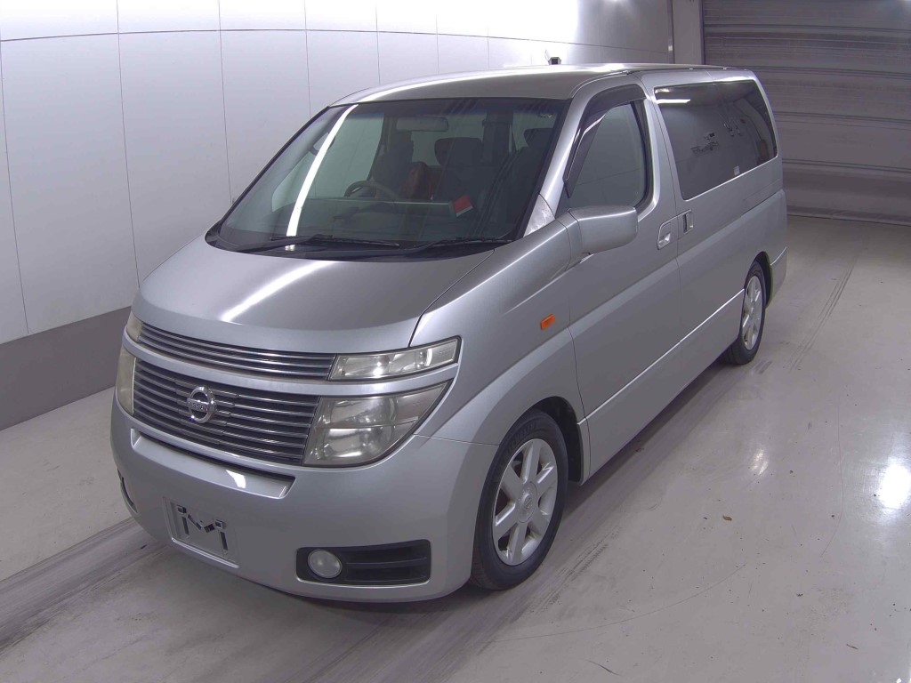 NISSAN ELGRAND